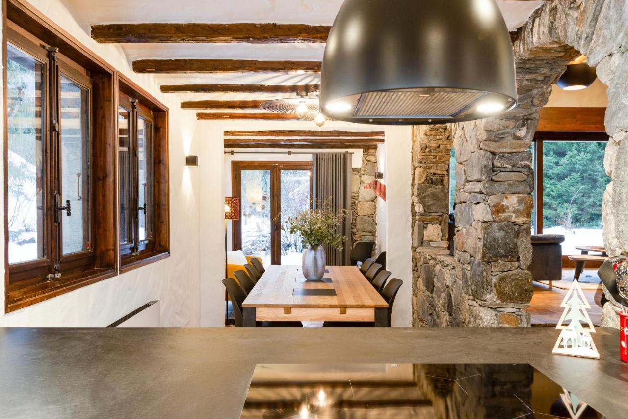 Chalé Les Praz - 280sqm - Sauna Cinema Fitness - 5 Bedrooms In Heart Of Les Praz - By Cozee Chamonix